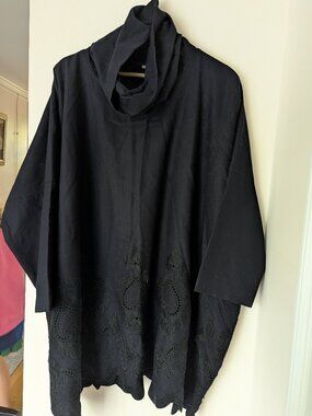 Eskandar top with lace